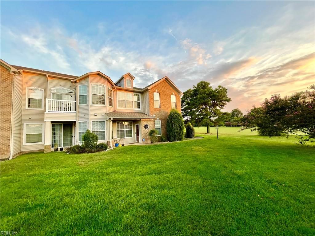 1087 Grand Oak LN, Virginia Beach, VA 23455