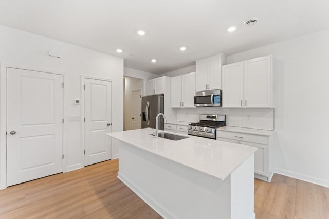 10548 Harbor Lane N, Maple Grove, MN 55369