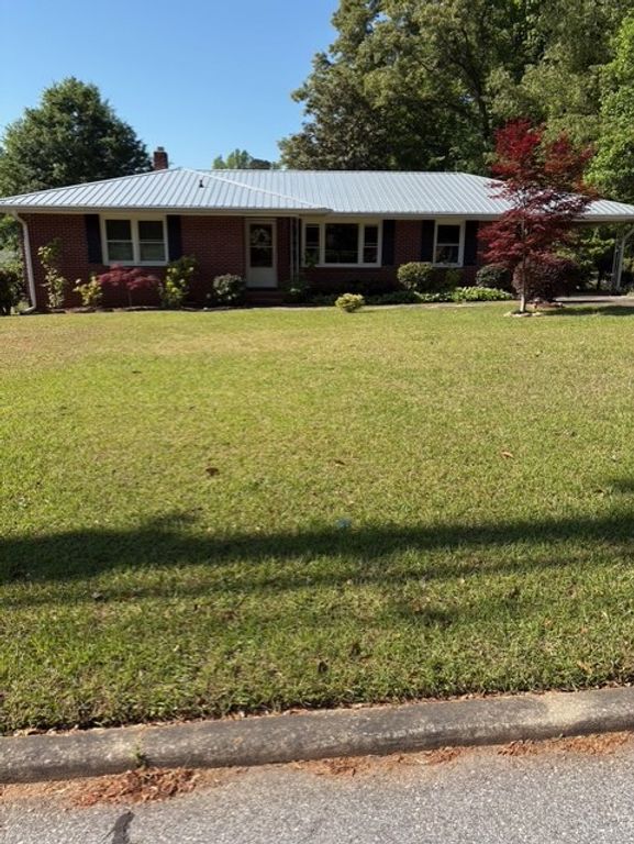 205 SUNSET Drive, Abbeville, SC 29620