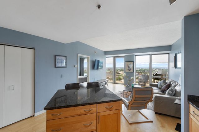 929 Portland Ave 2408, Minneapolis, MN 55404
