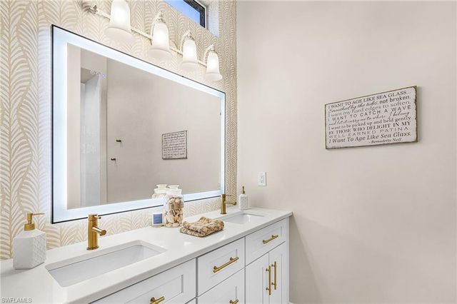 6720 Mossy Glen DR, Fort Myers, FL 33908