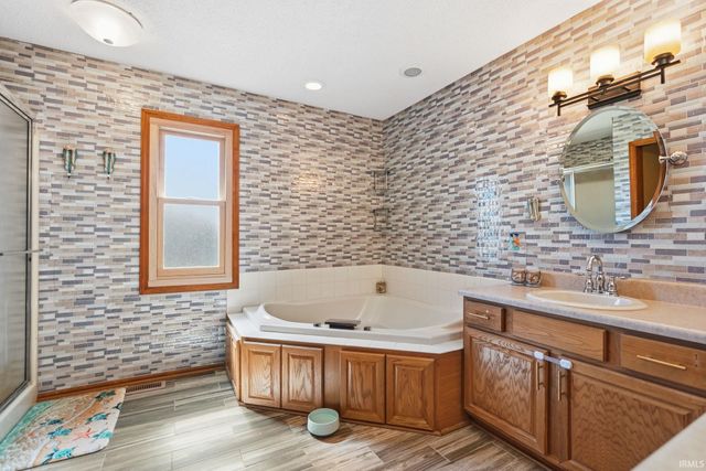 2220 Jonathans Landing, Fort Wayne, IN 46814