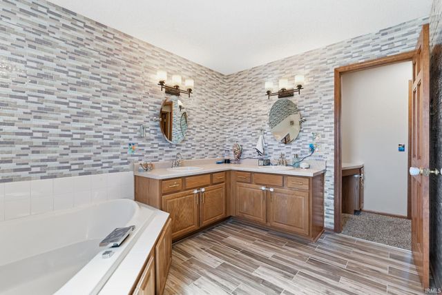 2220 Jonathans Landing, Fort Wayne, IN 46814