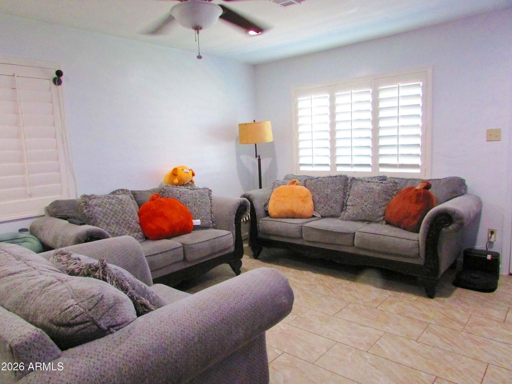 2911 W MONTEBELLO Avenue, Phoenix, AZ 85017 — photo 3