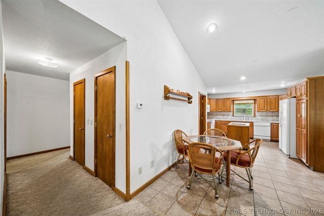 425 S Boston Avenue, Ketchum, OK 74349