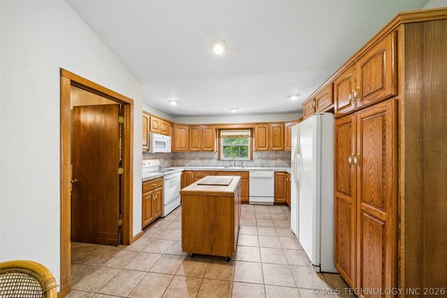 425 S Boston Avenue, Ketchum, OK 74349