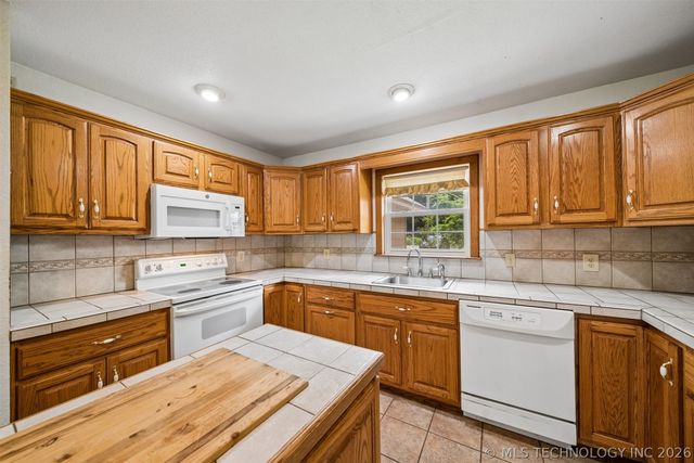 425 S Boston Avenue, Ketchum, OK 74349