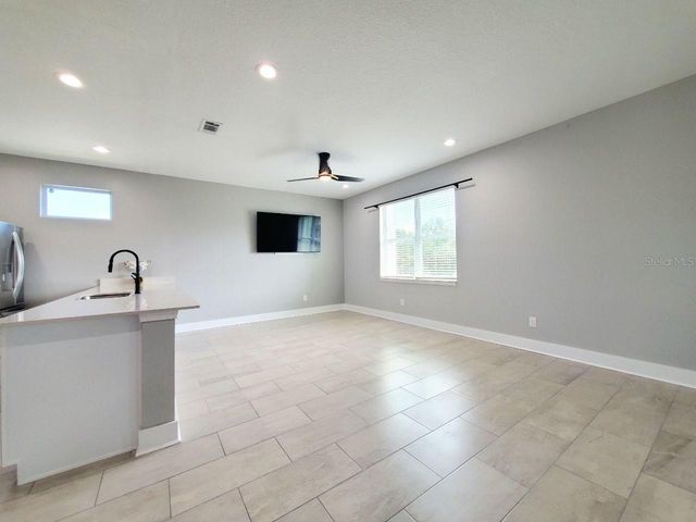 3420 TEMPLE STREET B, Tampa, FL 33619