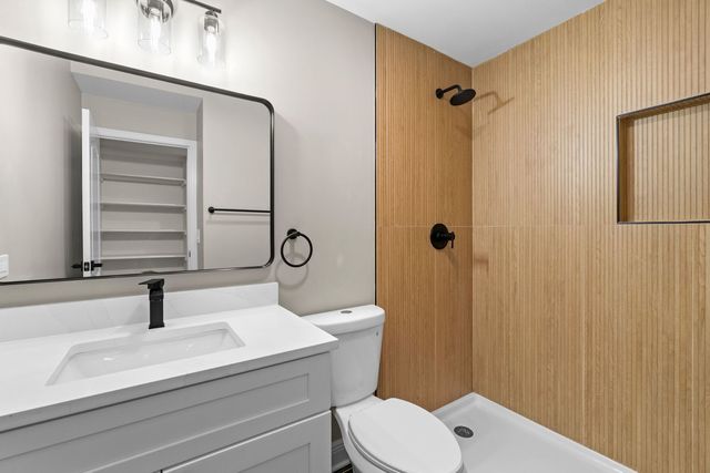 1180 Cobble Hill Court, Hoffman Estates, IL 60169