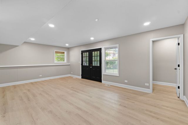 1180 Cobble Hill Court, Hoffman Estates, IL 60169