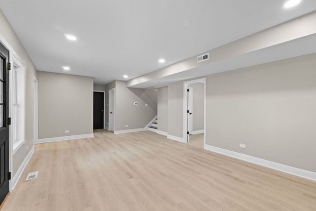 1180 Cobble Hill Court, Hoffman Estates, IL 60169