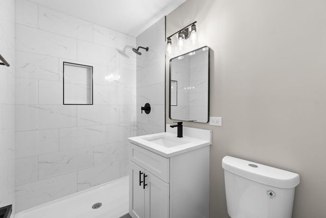 1180 Cobble Hill Court, Hoffman Estates, IL 60169