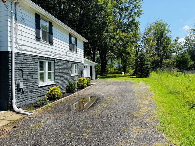 6111 REDWOOD Drive, Harborcreek, PA 16421