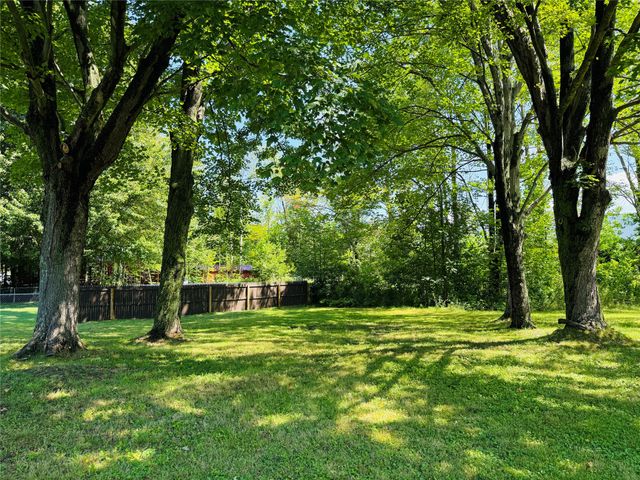 6111 REDWOOD Drive, Harborcreek, PA 16421