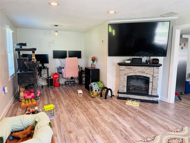6111 REDWOOD Drive, Harborcreek, PA 16421