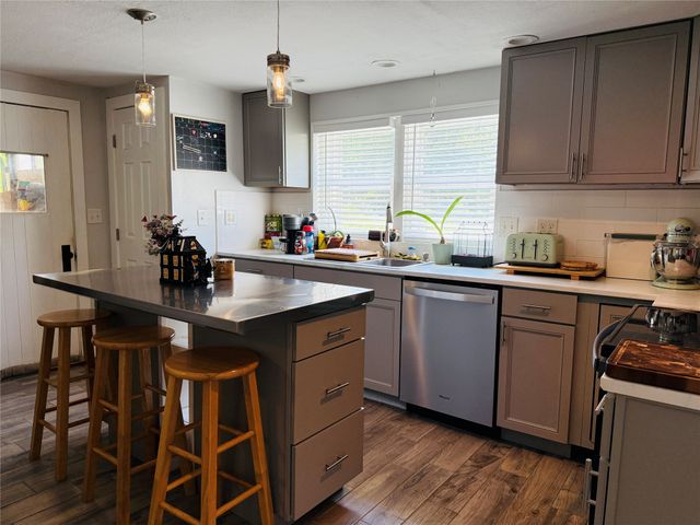 6111 REDWOOD Drive, Harborcreek, PA 16421