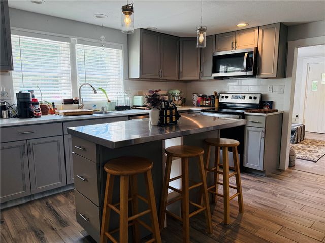 6111 REDWOOD Drive, Harborcreek, PA 16421