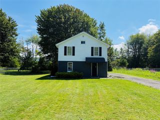 6111 REDWOOD Drive, Harborcreek, PA 16421