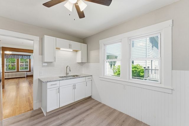 47 Thorndyke St, Springfield, MA 01118