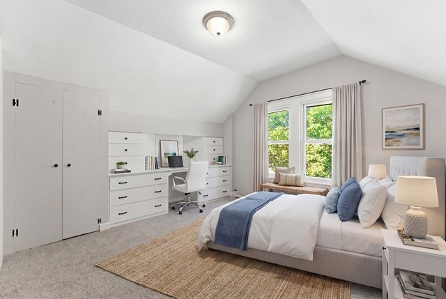 47 Thorndyke St, Springfield, MA 01118