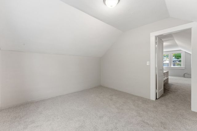 47 Thorndyke St, Springfield, MA 01118