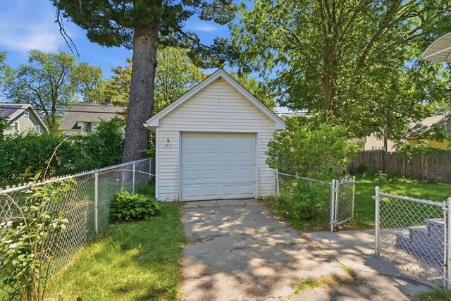 47 Thorndyke St, Springfield, MA 01118