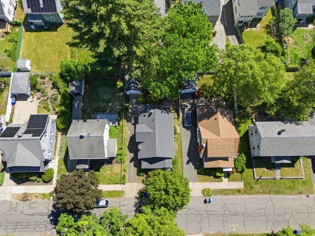 47 Thorndyke St, Springfield, MA 01118