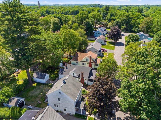 47 Thorndyke St, Springfield, MA 01118