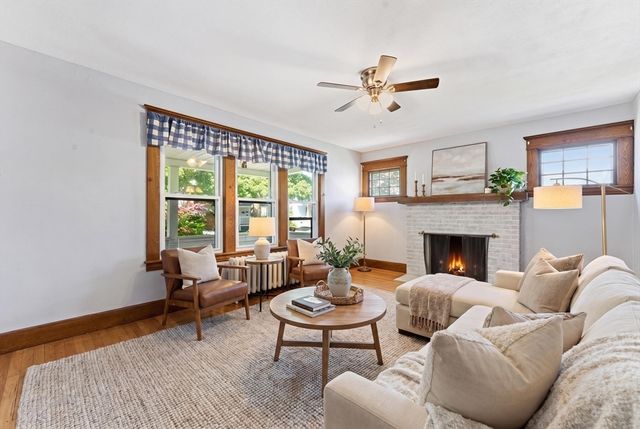 47 Thorndyke St, Springfield, MA 01118