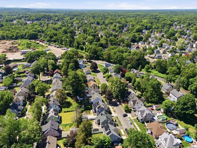 47 Thorndyke St, Springfield, MA 01118