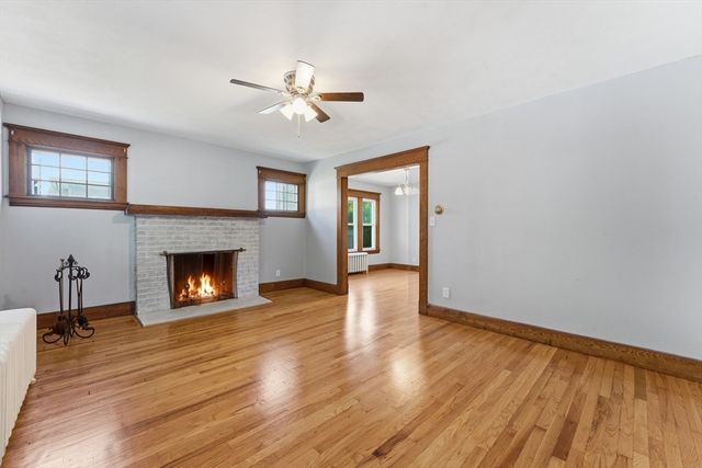 47 Thorndyke St, Springfield, MA 01118