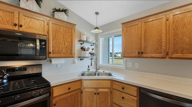 9165 Fieldcrest Circle, Monticello, MN 55362
