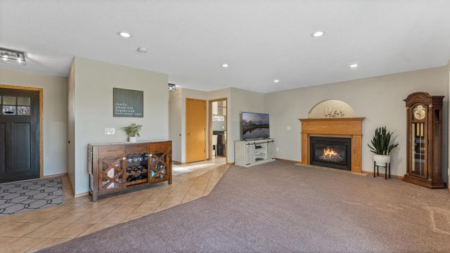9165 Fieldcrest Circle, Monticello, MN 55362
