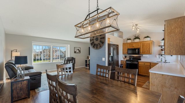 9165 Fieldcrest Circle, Monticello, MN 55362