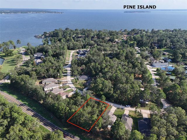 NA Village Cove Loop, Livingston, TX 77351