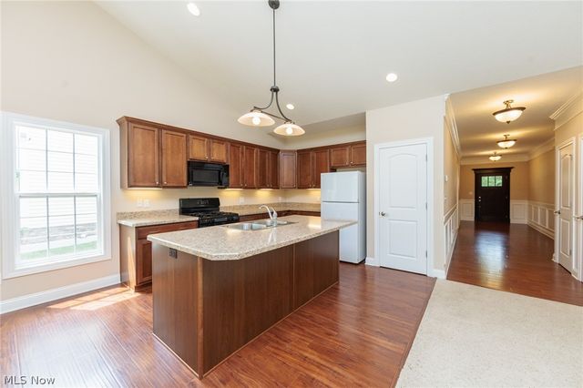 8541 Alexis Drive, Macedonia, OH 44056