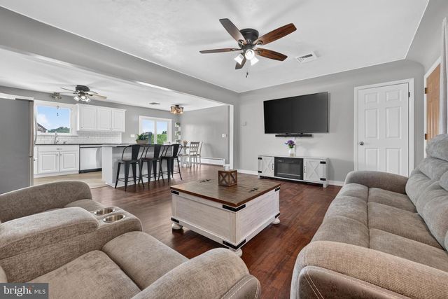 776 SHARON DR, Mount Joy, PA 17552