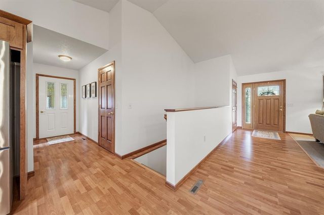 913 Bridgewater Avenue, Chippewa Falls, WI 54729