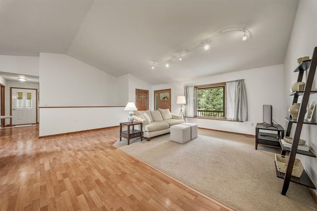 913 Bridgewater Avenue, Chippewa Falls, WI 54729