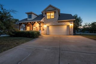 700 N Irving Heights Drive, Irving, TX 75061