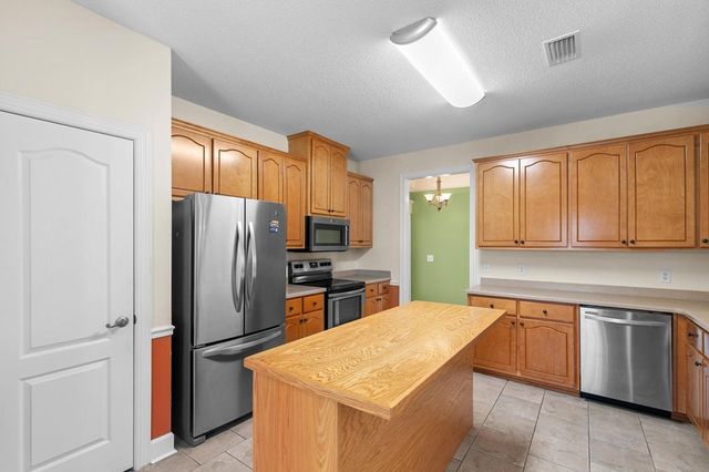 131 Lakeside Drive, Dothan, AL 36301