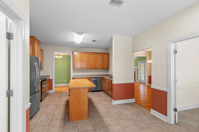 131 Lakeside Drive, Dothan, AL 36301