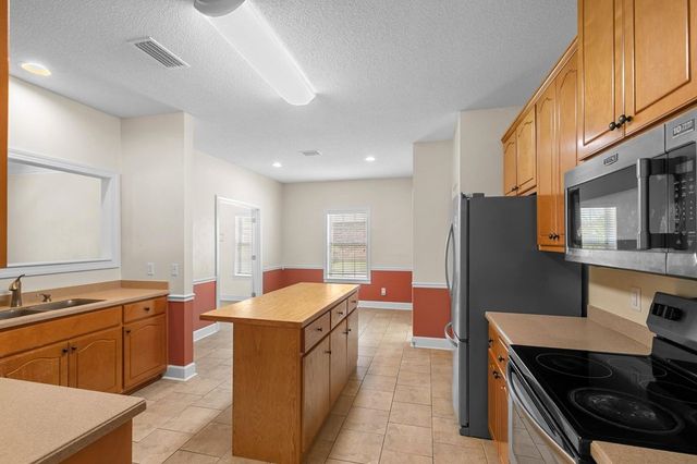 131 Lakeside Drive, Dothan, AL 36301