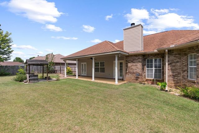 131 Lakeside Drive, Dothan, AL 36301