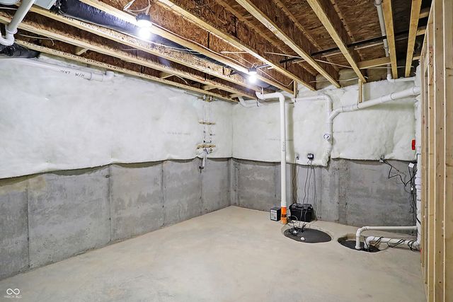 2426 Red Squirrel Way, Zionsville, IN 46077