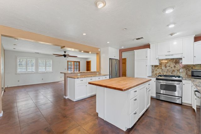 7259 White Oak Ln, Browns Valley, CA 95918