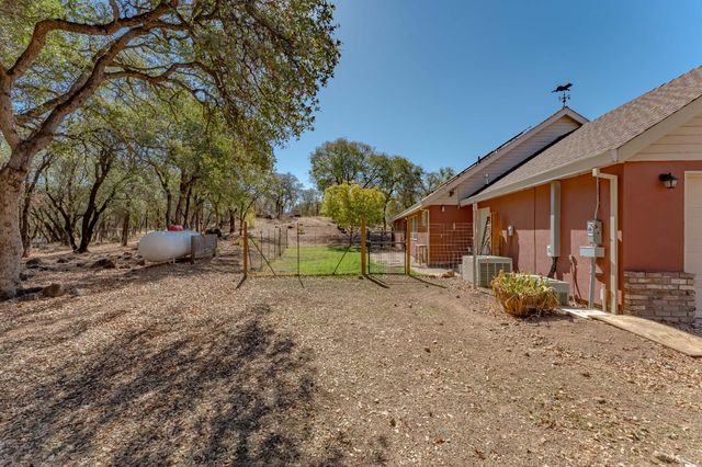 7259 White Oak Ln, Browns Valley, CA 95918