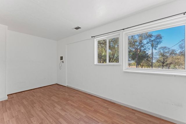 7259 White Oak Ln, Browns Valley, CA 95918