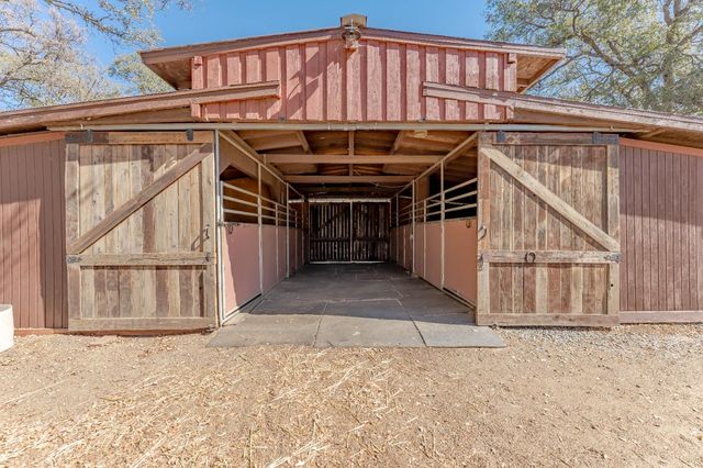 7259 White Oak Ln, Browns Valley, CA 95918