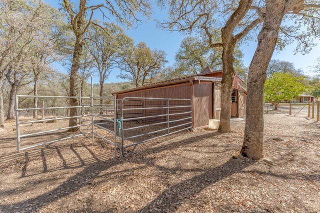 7259 White Oak Ln, Browns Valley, CA 95918